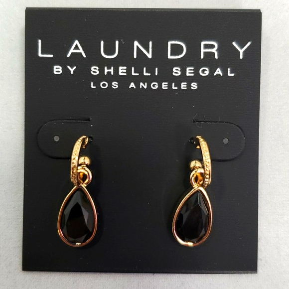 Laundry gold with black stone pierced earrings - Picture 2 of 3